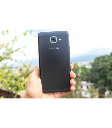 I buy phone before 18 month. Black look and not any problem in this phone.